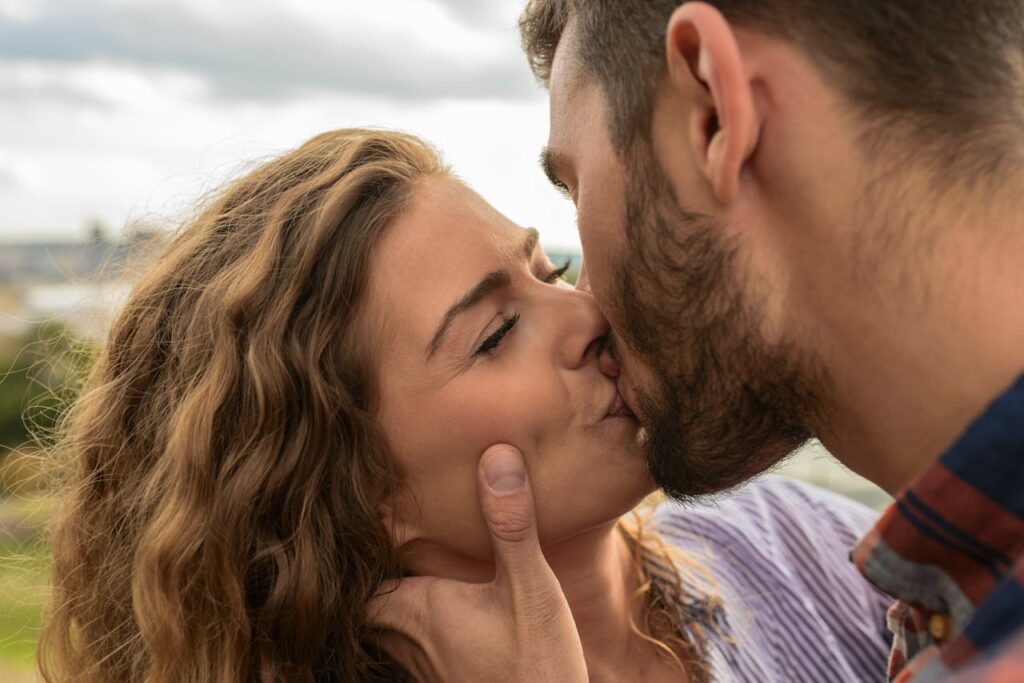 Man and Woman Kiss Each Other https://galabuzispells.com/love-spells/